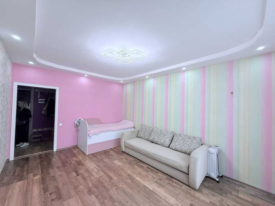 Продам 2 комнатную квартиру с кладовкой в Радужном