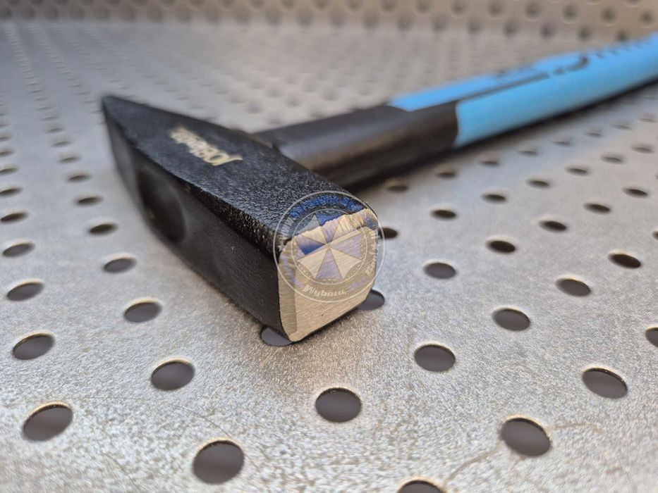 Młotek 0,2kg Młotek ślusarski FIBERGLASS 200g młotek 200g