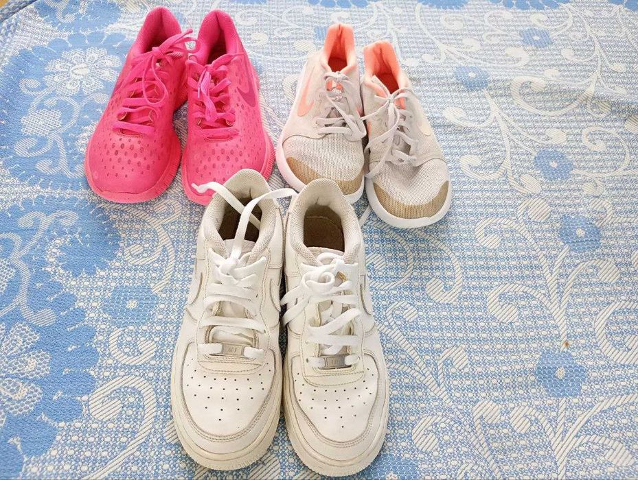 Продам Кросівки NIKE 3 Пари + Подарунки