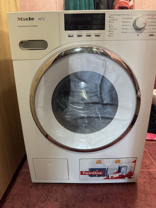 Пральна машина Miele на 9 кг в гарному стані привезена з європи