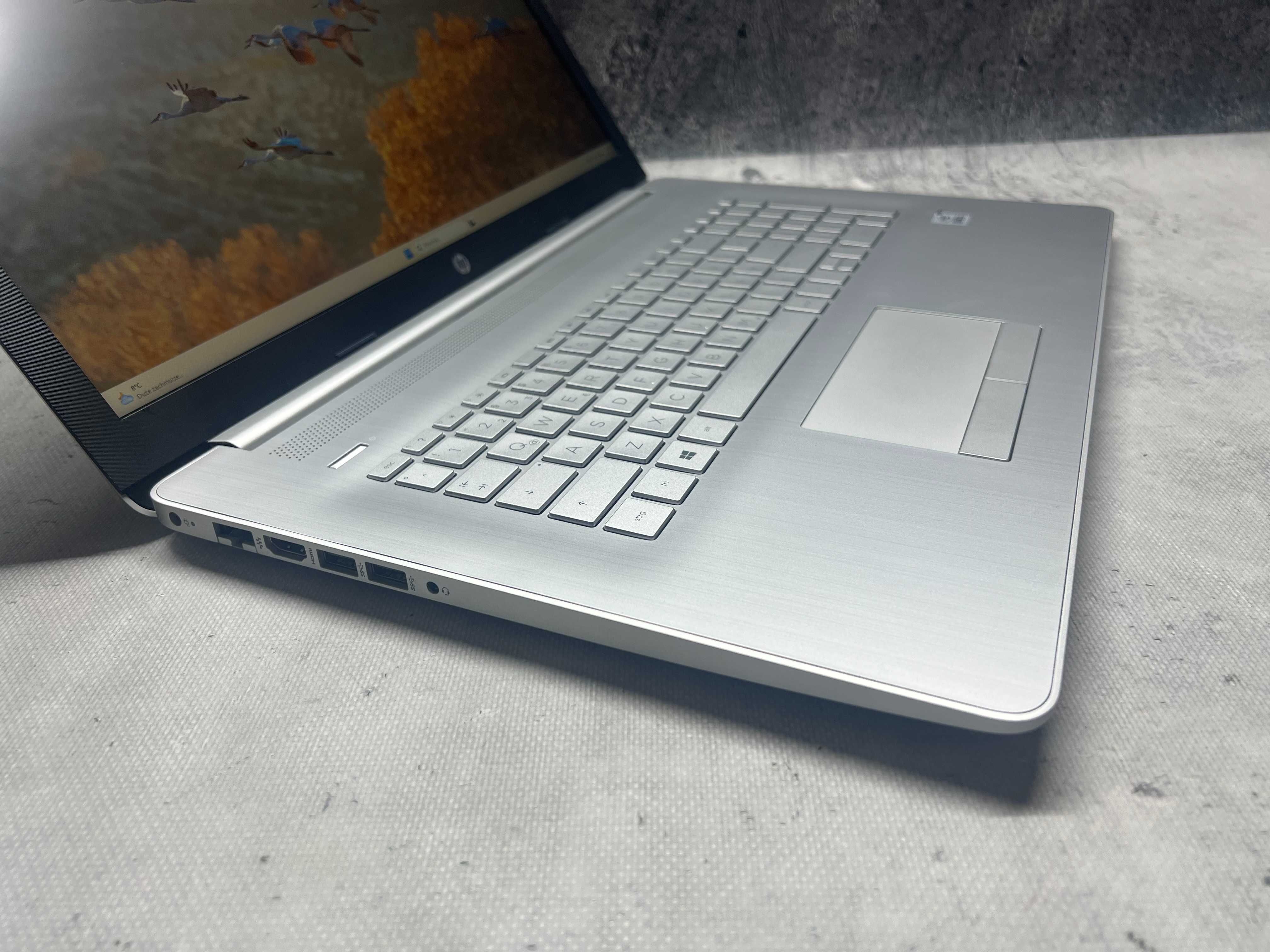 HP Pavilion 17 / i5 10210u 4.2 GHz/ 16GB DDR4/ 256SSD/ 17.3 FHD/ W11