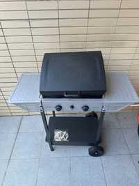 Churrasqueira/ Barbecue/ Grelhador a Gas