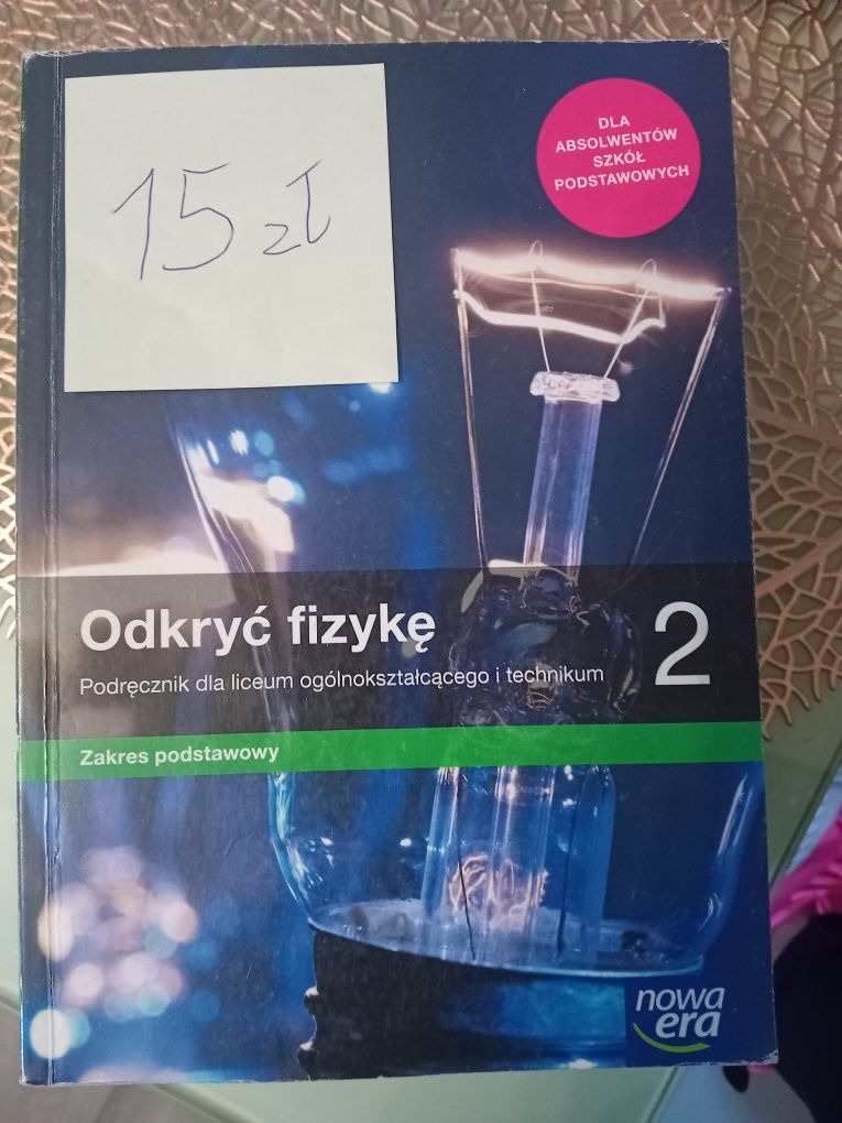 Książki do technikum 1klasa i jedna 2klasa