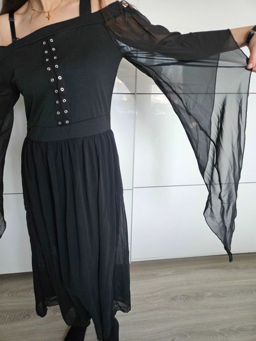 Sukienka czarownicy gotycka na ramiączkach z koronką i wiązaniem