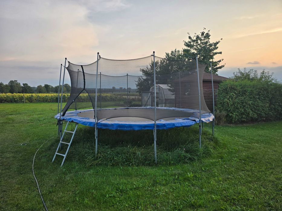 Trampolina ogrodowa