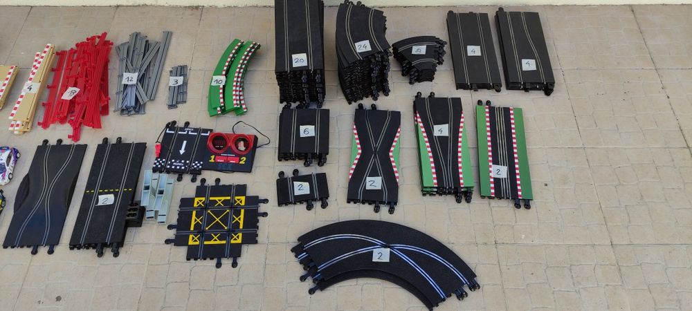 Pista SCX + Carros + material diverso