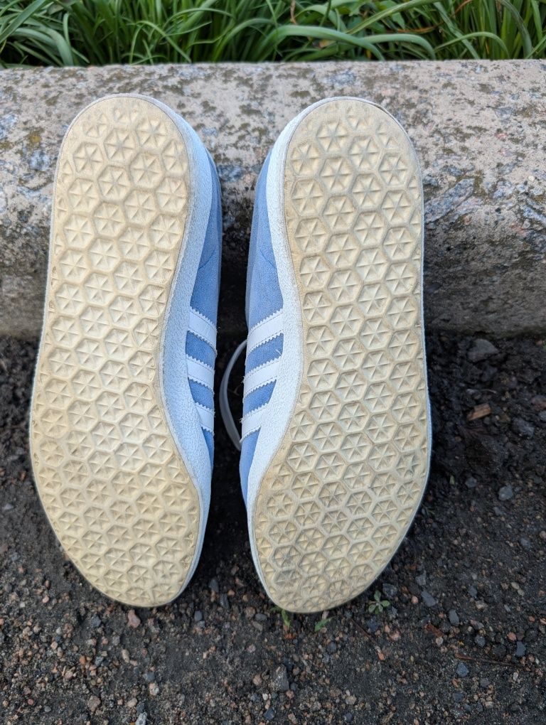 Продам мужские кроссовки Adidas gazelle