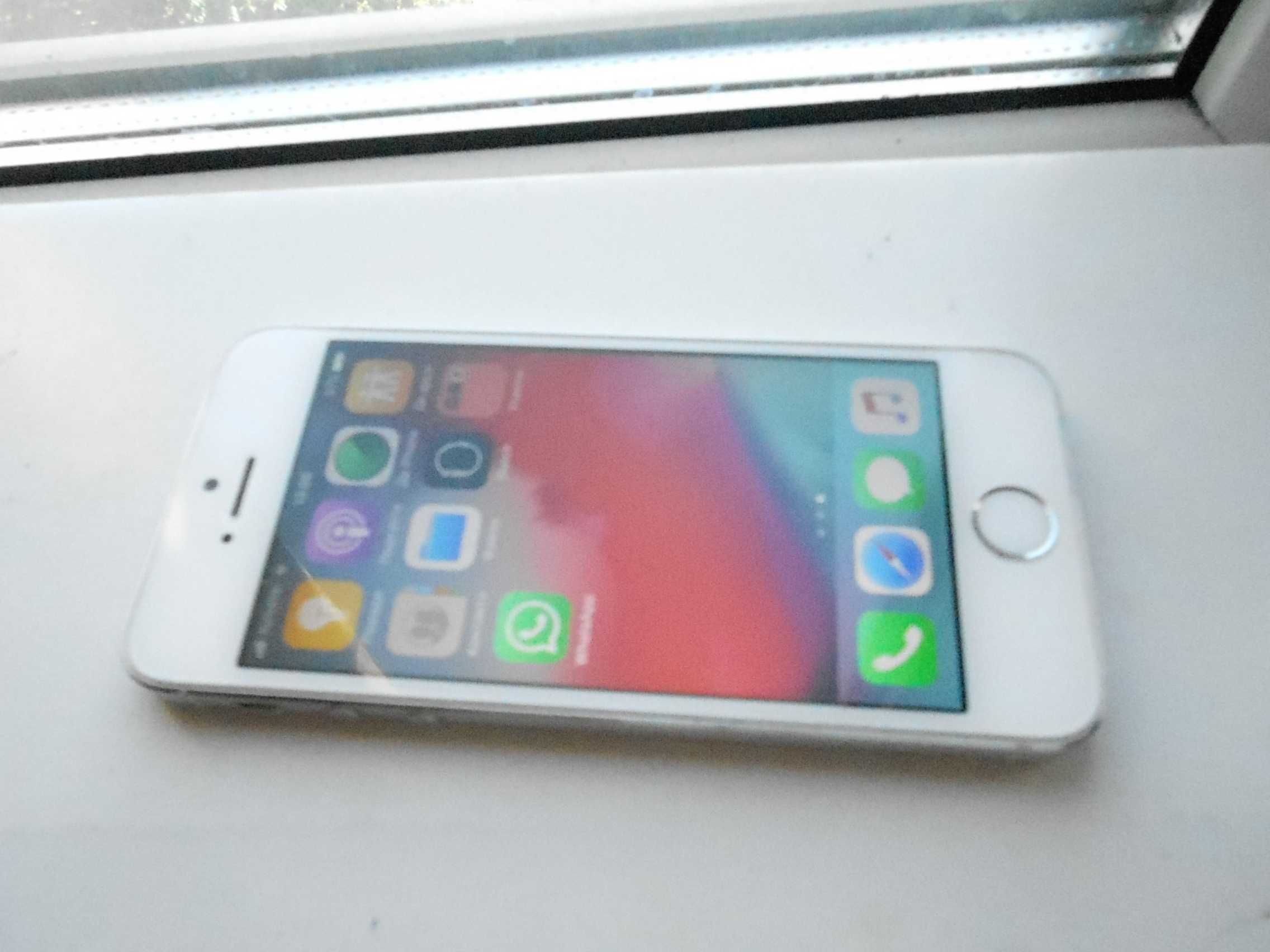 Смартфон Apple iPhone 5S 16 ГБ