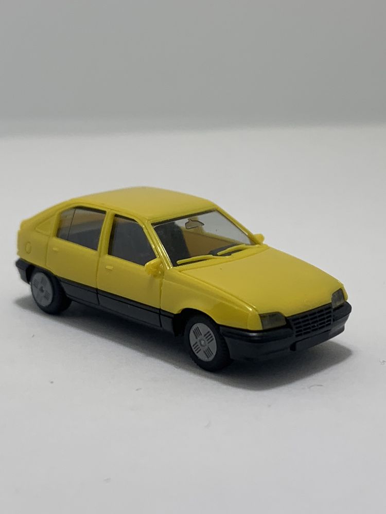 Opel Kadett da Herpa escala 1/87