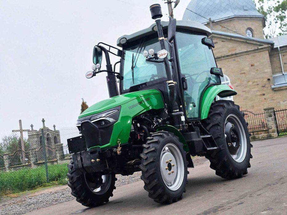 Повнопривідний трактор із кабіною TERRAFENG 555XC, прижимна навіска