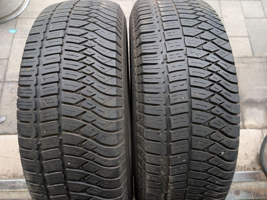 Пара всесезонных шин 235/65 R17 Kleber