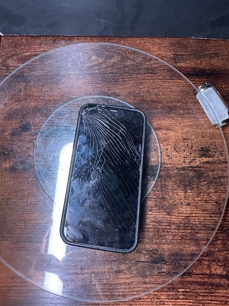 Iphone 11 Uszkodzony Technicznie w pełni sprawny