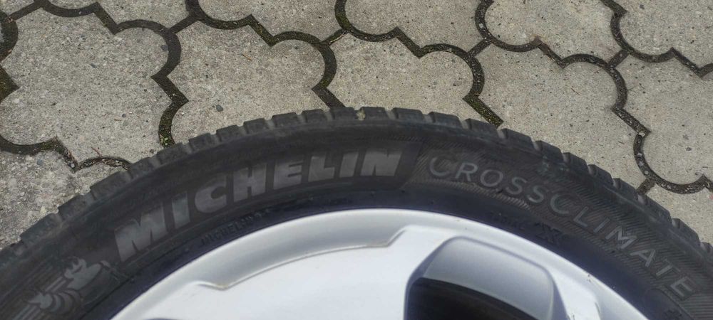 Audi a3 8p Koła Felgi aluminiowe 17 5x112 7,5J ET 56 Opony Michelin
