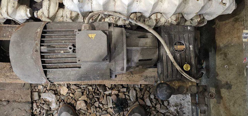 Мойка Насос высокого давления 250 bar. 15 л/мин Двигатель 7.5 kw