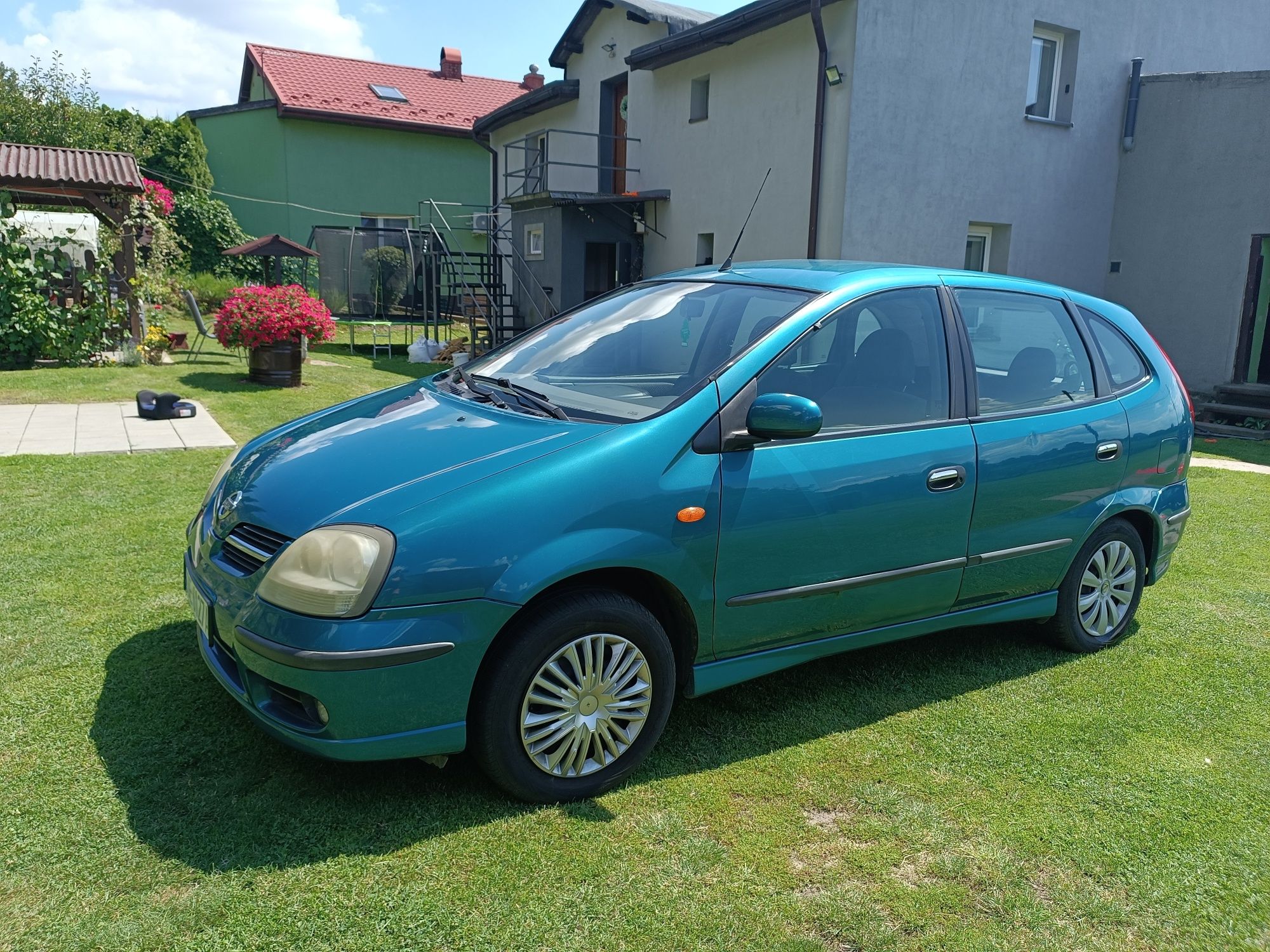 Nissan  Almera Tino 1.8