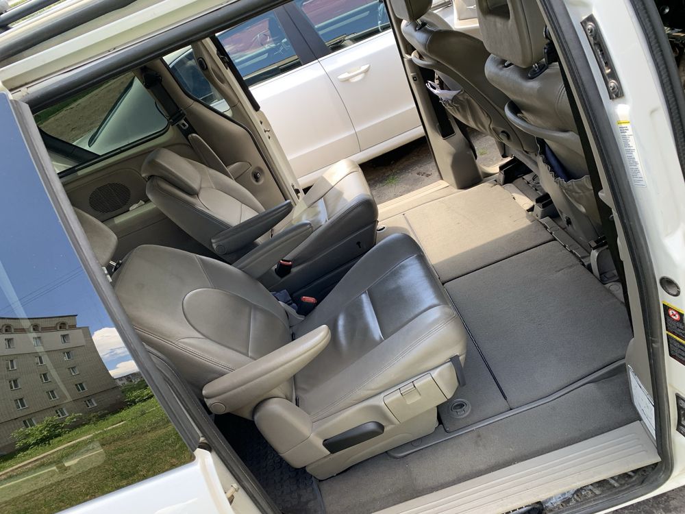 Chrysler Voyager  2.8 дизель в гарному стані