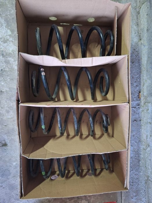 sprezyny Audi a4 b8 kombi KOMPLET