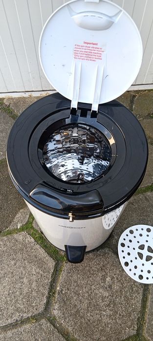OneConcept MNW3-WS-3500  wirówka 400 watt 

Cena 159 zł 

beben mocno