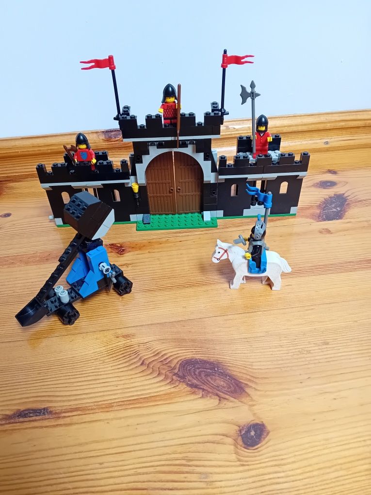 LEGO Kinght,s Stronghold 6059 z 1990 r.