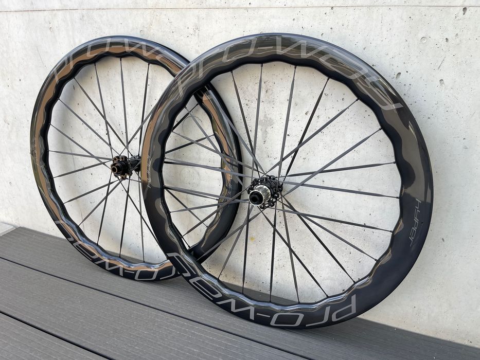 Koła karbonowe carbon szosowe PRO-WAY HYPER 50 1360g szprychy CARBON