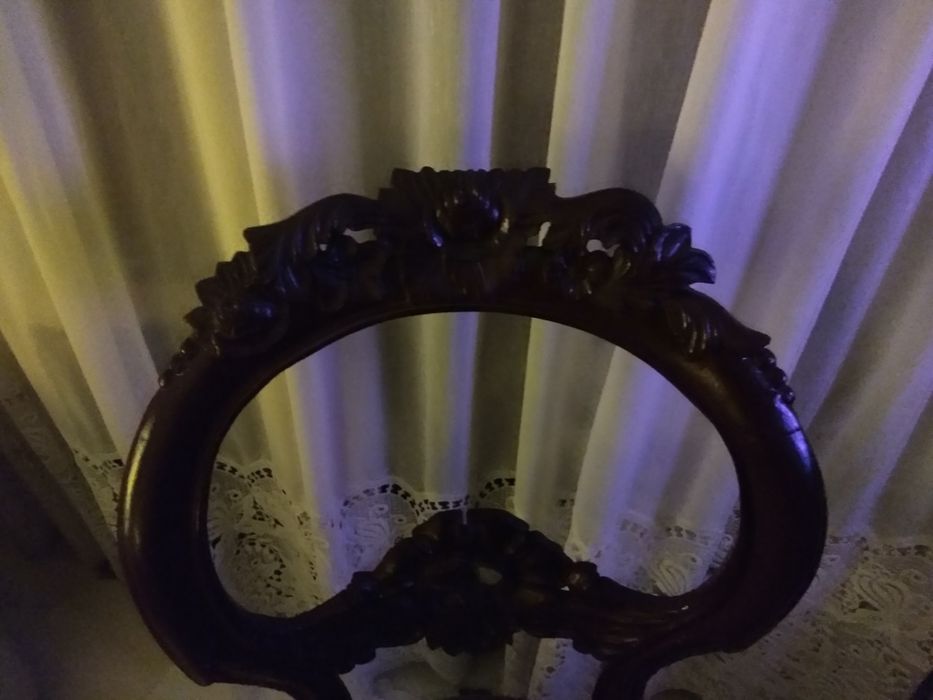 Cadeira muito antiga