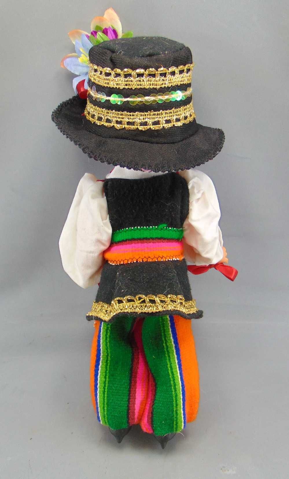 Lalka PRL w stroju ludowym - wysokość 30 cm