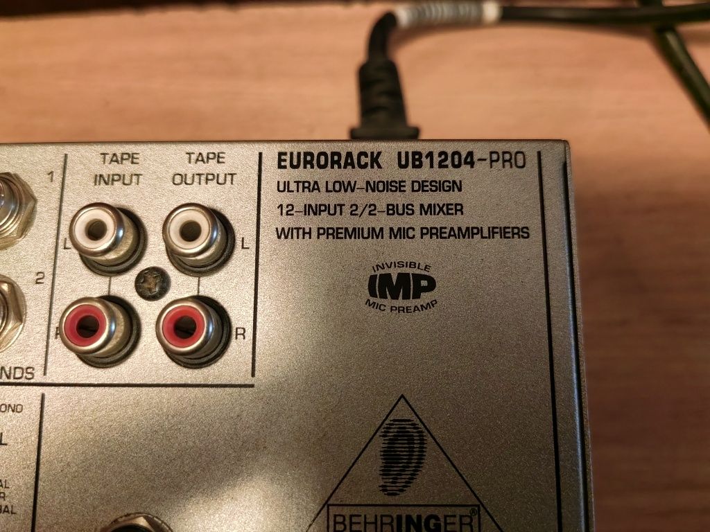 Mixer Mini Behringer Eurorack UB1204-PRO
