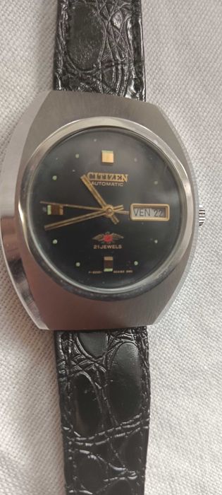 Citizen Black automático