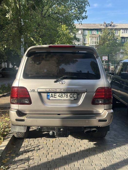 Toyota land cruiser 100
