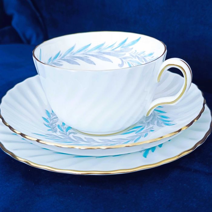 **filiżanka EMALIA porcelana MINTON vs. Royal Doulton 1942+