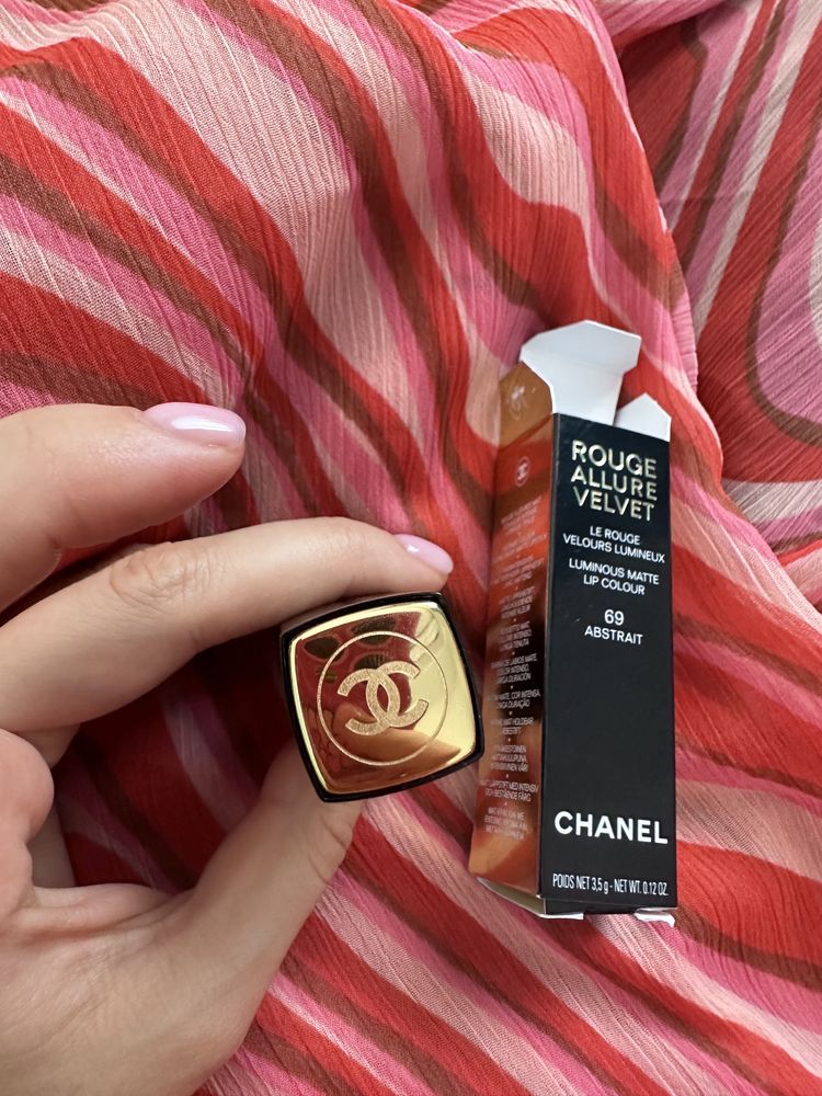 Chanel rouge allure velvet 69 abstrait помада Шанель матова оригінал