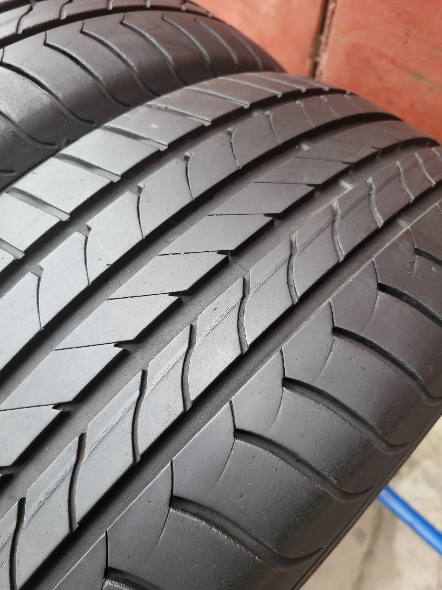 215/50/17 R17 GoodYear EfficientGrip 2шт ціна за 1шт шини