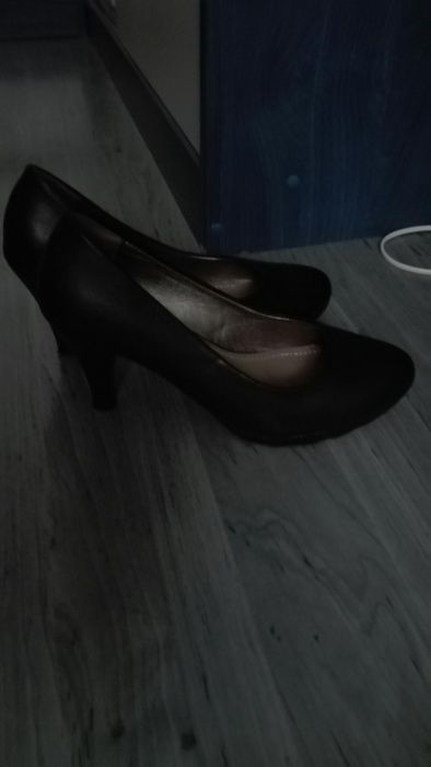 Czarne szpilki damskie