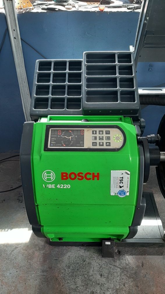 Wyważarka Bosch 4220 automat z niemiec