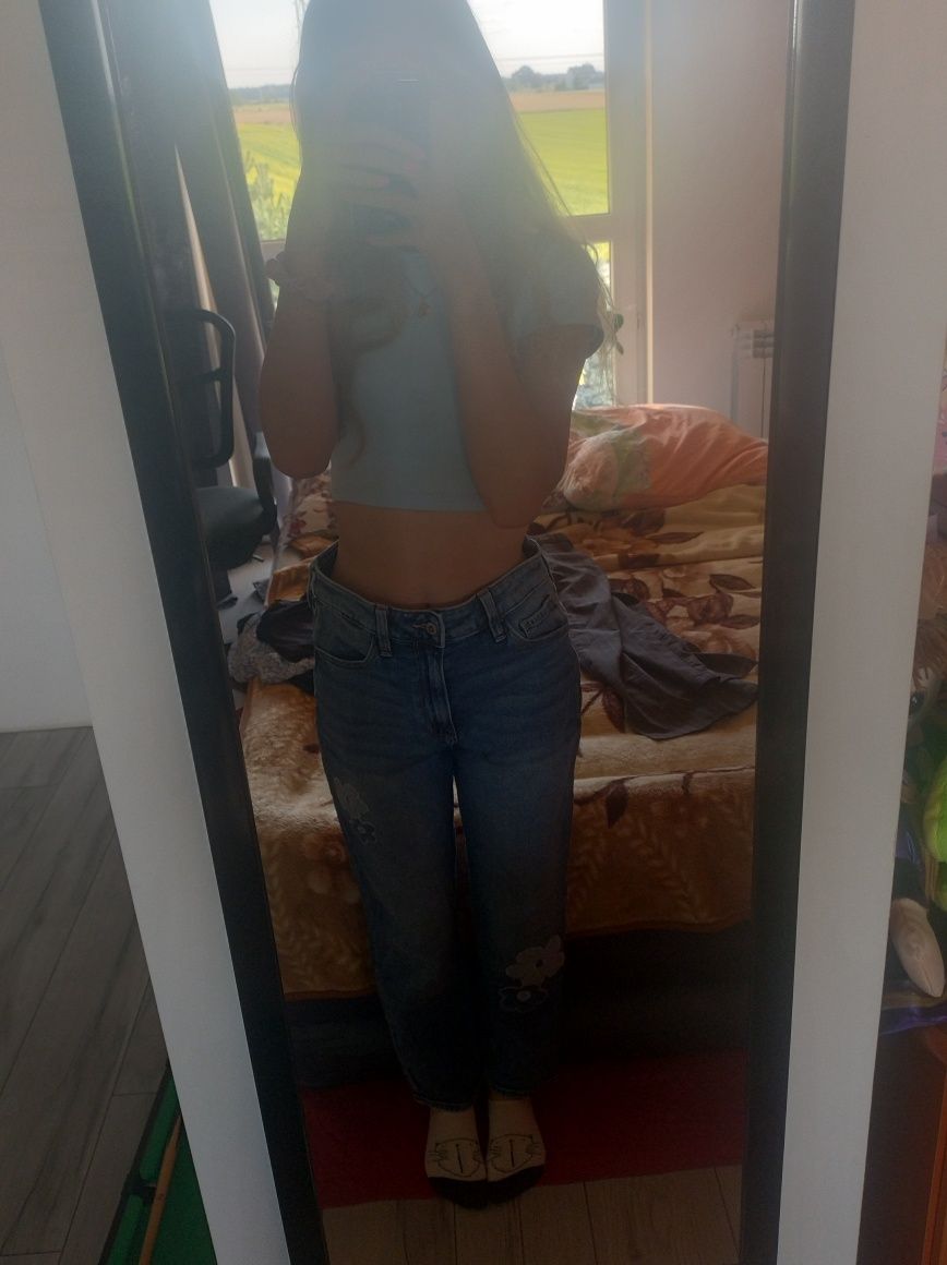 Spodnie jeansy nom jeans wysoki stan hollister z kwiatkami cute szersz