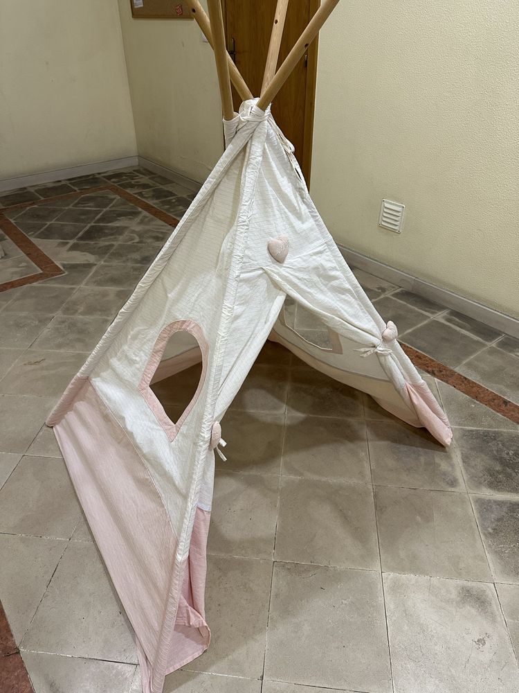 Tenda para quarto de criança