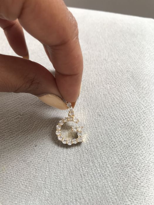 Pendentes letras douradas com brilhantes p/ colar
