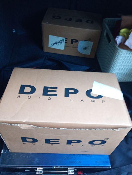 Продам задні фонарі на джету