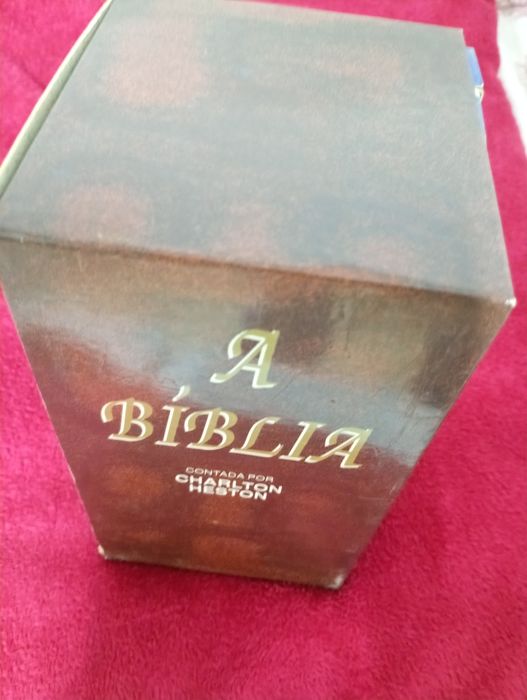 A BÍBLIA em cassetes VHS
