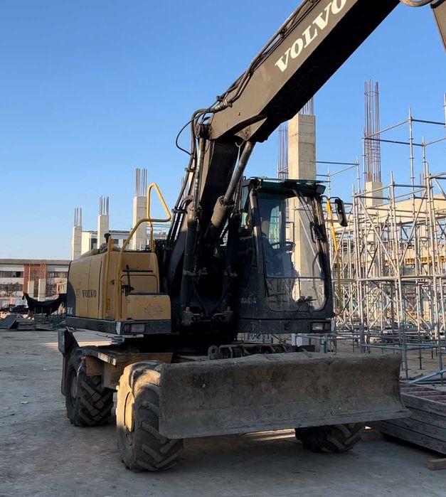 Оренда Гусеничний, Колісний Екскаватор Стрий, Львівська область