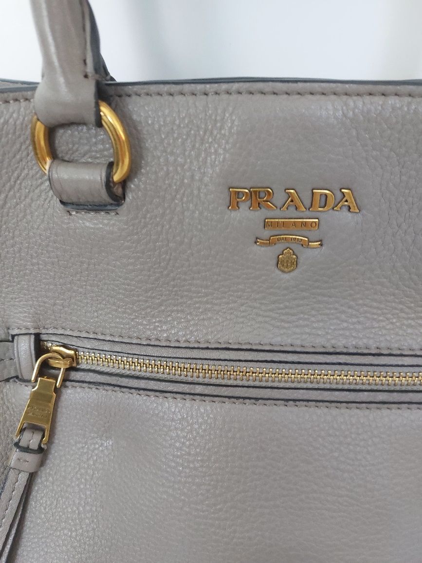 Prada torebka pojemna szara, ze skóry naturalnej.
