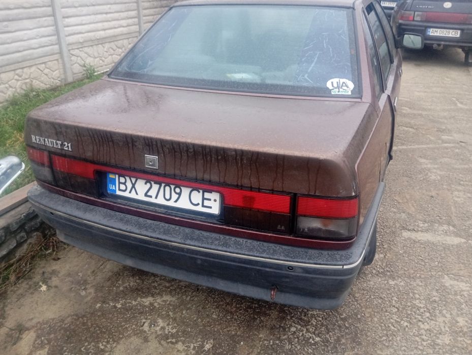Продам Рено 21 цілою хороший торг або розберу що кому потрібно