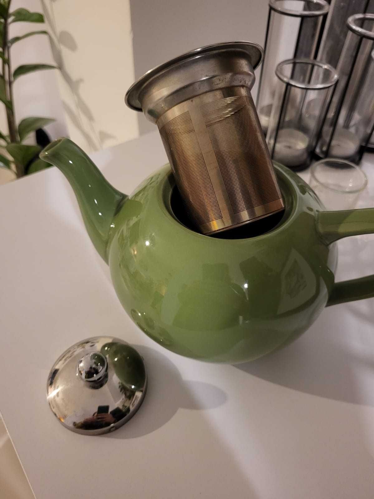 Czajnik ceramiczny z zaparzaczem o pojemności 1 litra