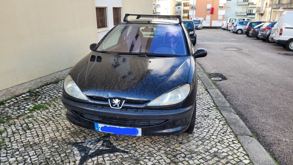 Peugeot 206 1,9D 3 portas e 5 lugares de 2001.