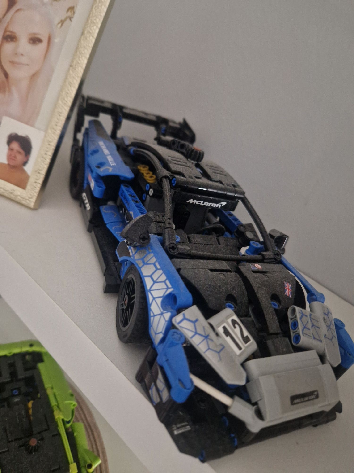4 złożone samochody lego