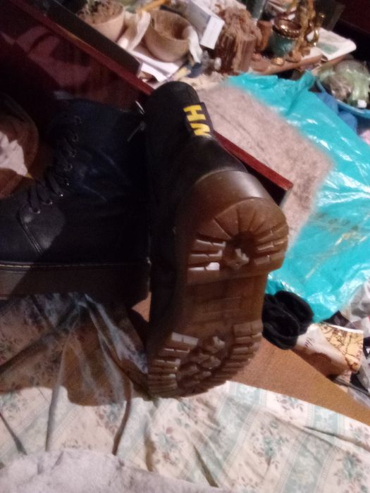 Продам женские зимние сапоги