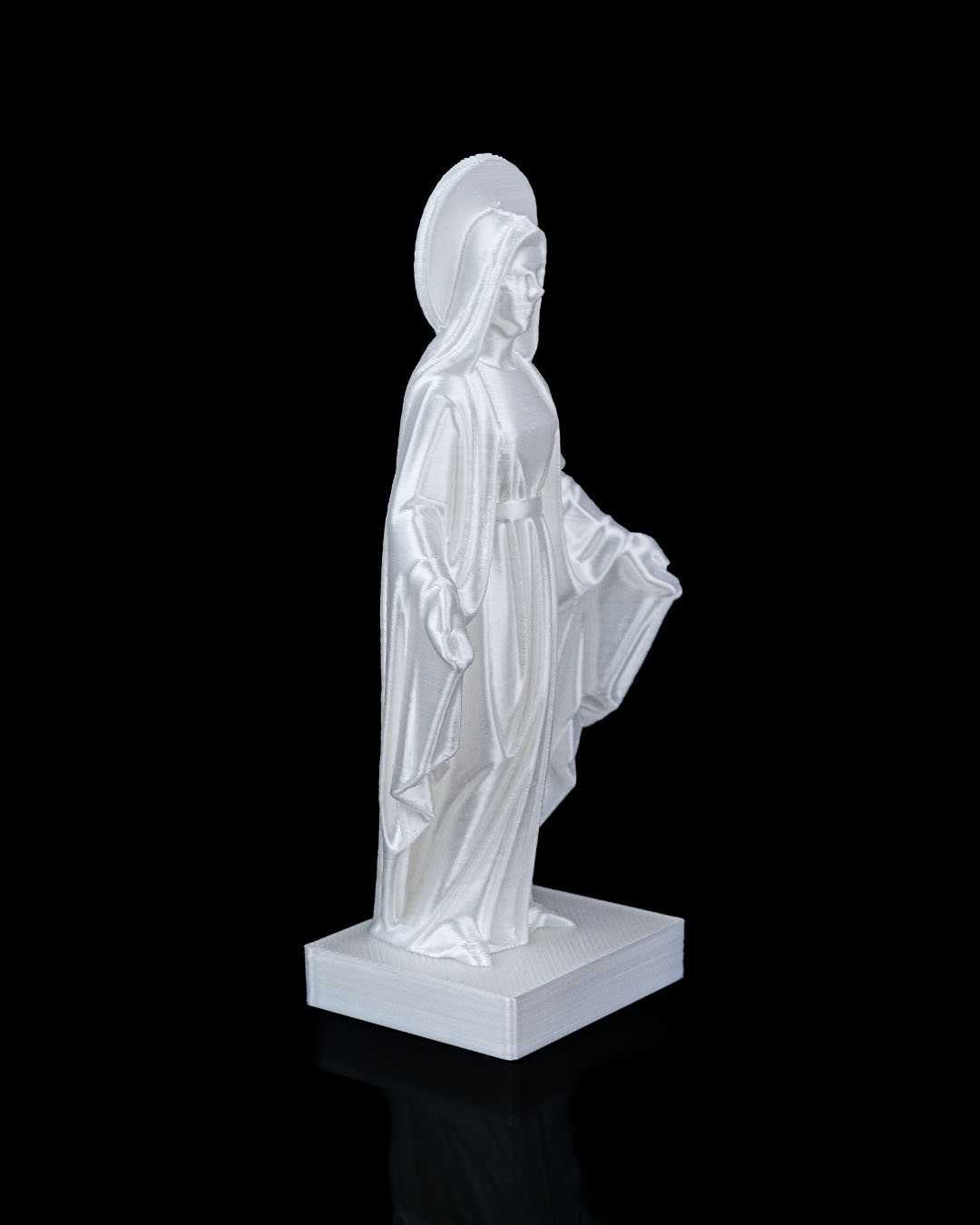 Holy Mary Estatua