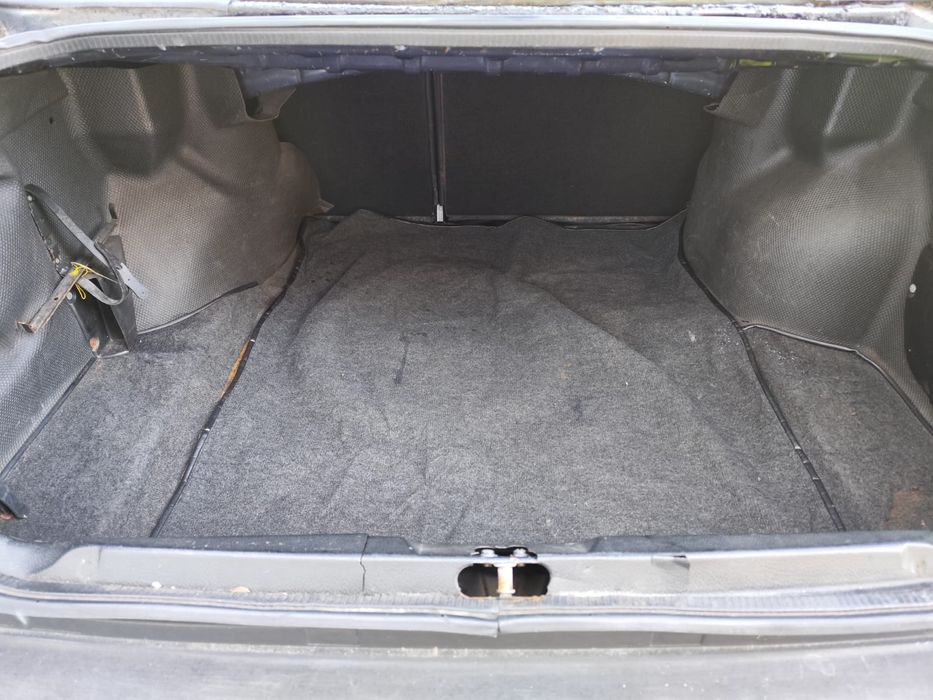 Vw vento 1.9 td 1993 com avaria.