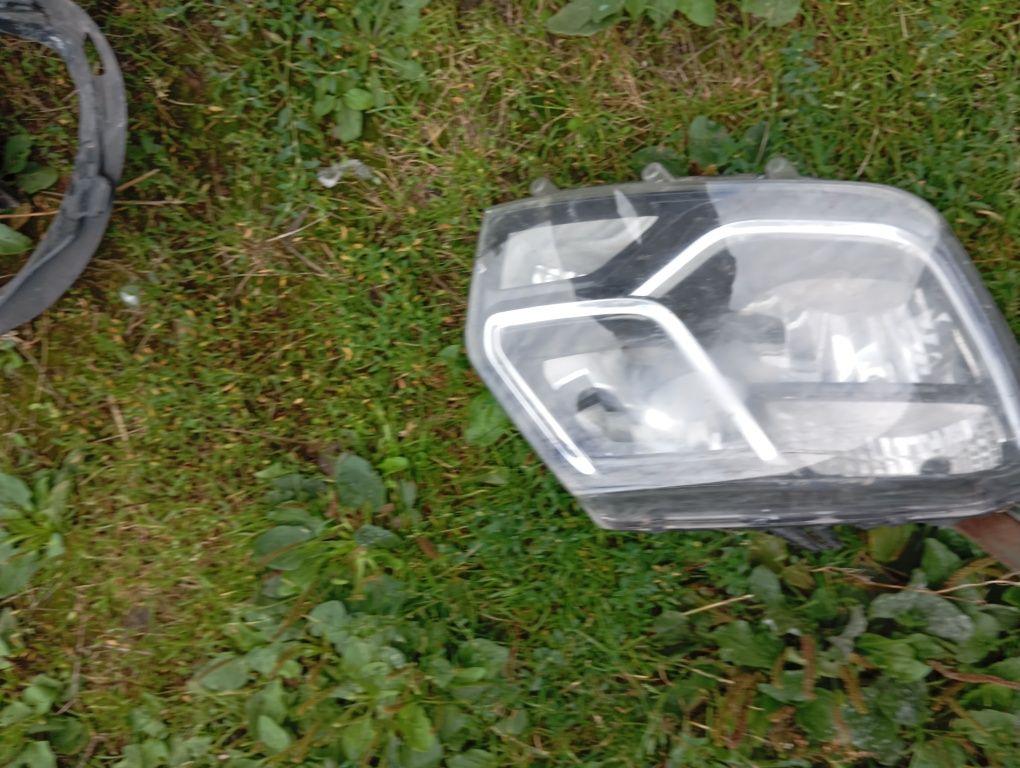 Lampa reflektor prawy przód Dacia Duster I 1 Oryginał Europa