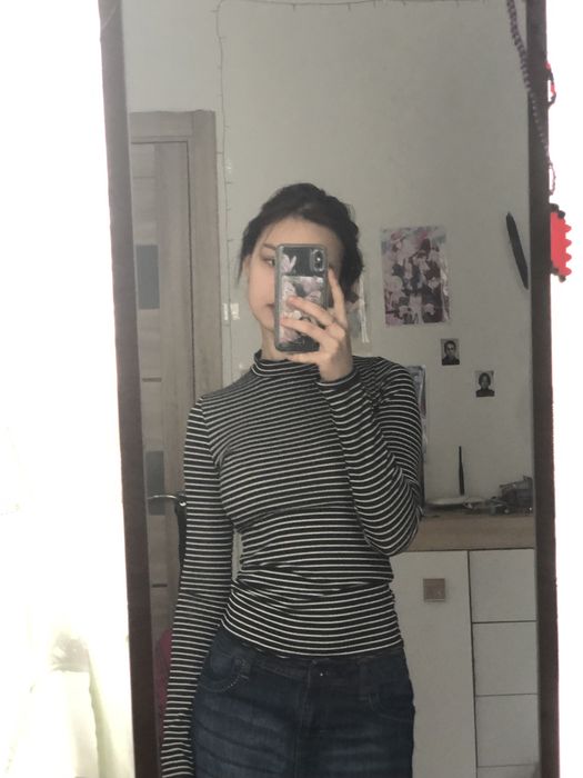 Кофтинка у смужку від PRETTYLITTLETHING